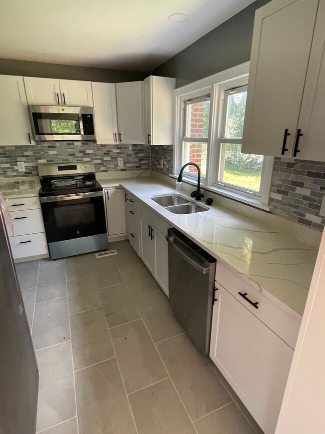 Photo - Brick 3 bedroom 2 bath in Bristol