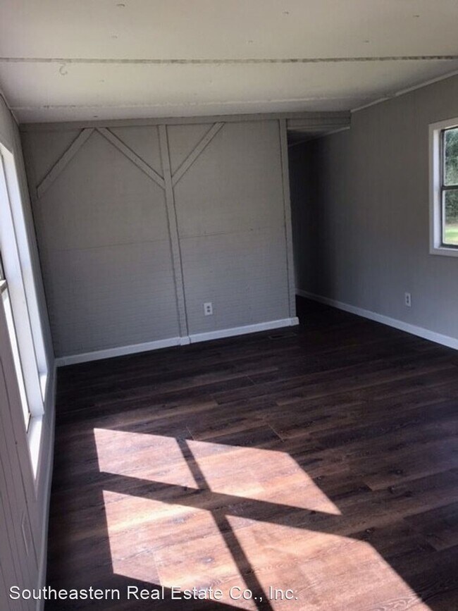 Photo - 2 br, 1 bath House - 104 Lori Lane