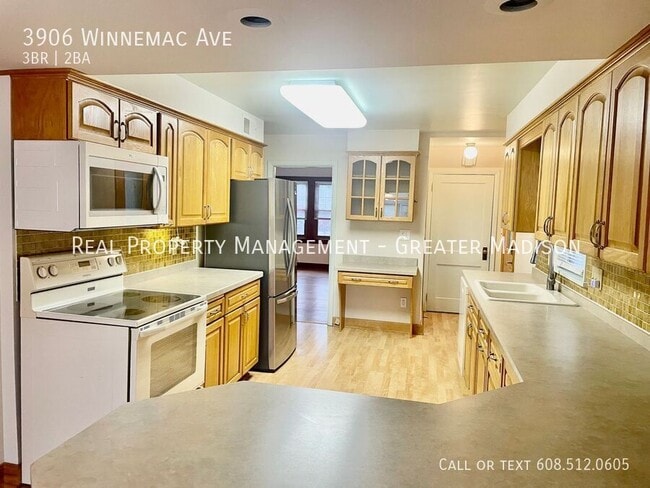 Photo - 3906 Winnemac Ave