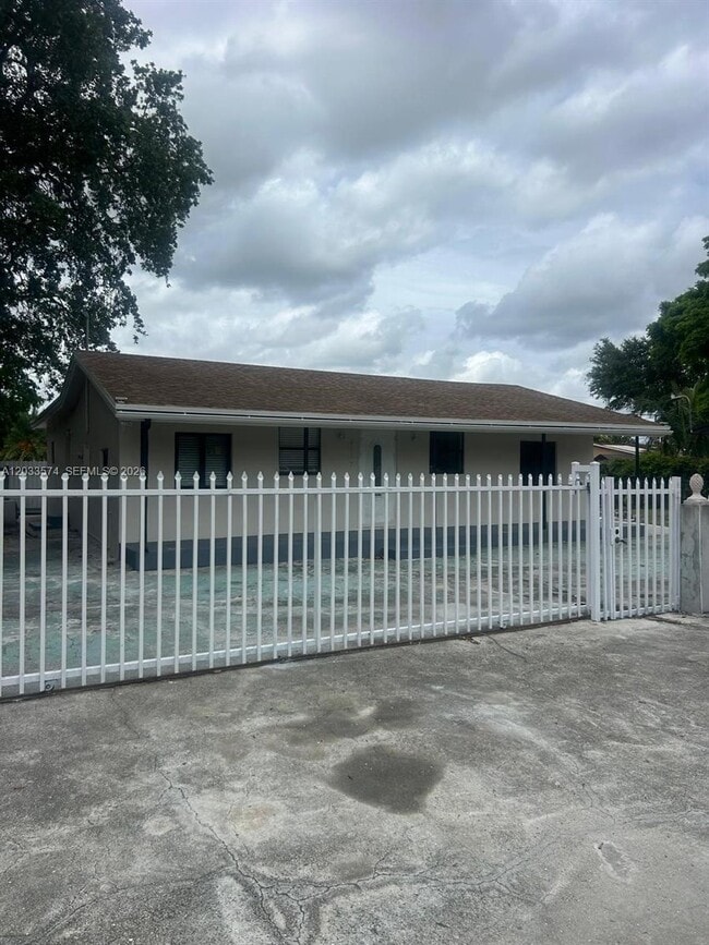 Building Photo - 2467 NW 103rd St Unit 2