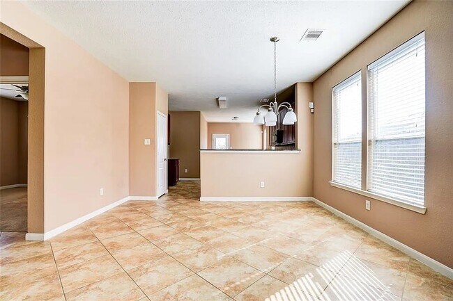 Photo - 907 Aft Valley Dr