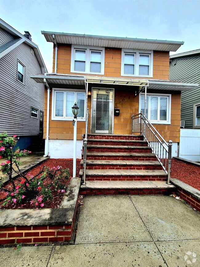 Building Photo - 8309 Grand Ave Rental