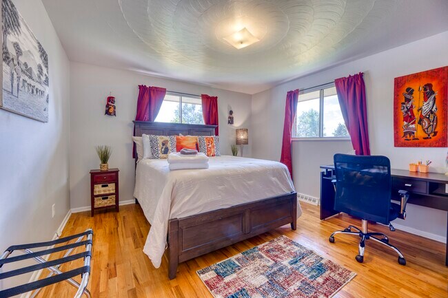 Photo - 1725 Upham St