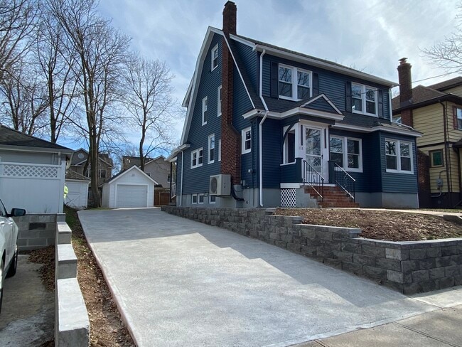 Photo - 138 Hill St