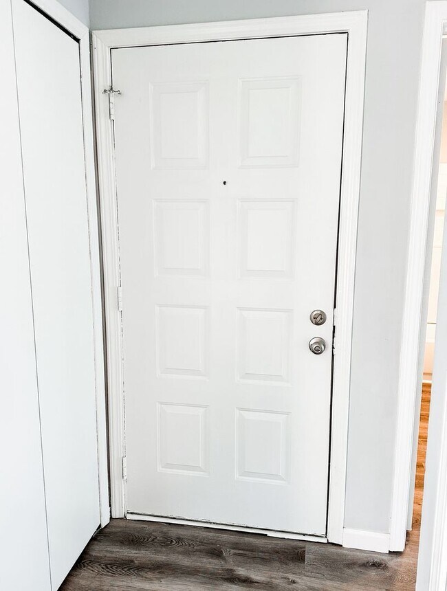 Photo - Renovated townhome in Great Alpharetta location