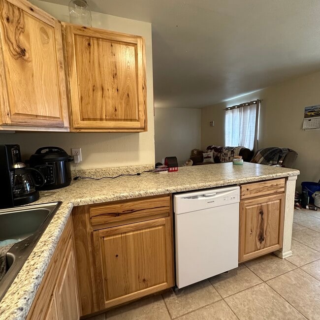 Photo - 3235 Downey Cir E Unidad B