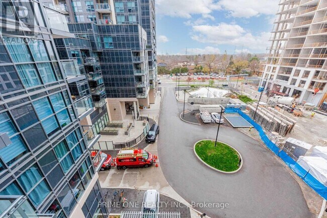 Photo - 30 Meadowglen Pl Unit 618