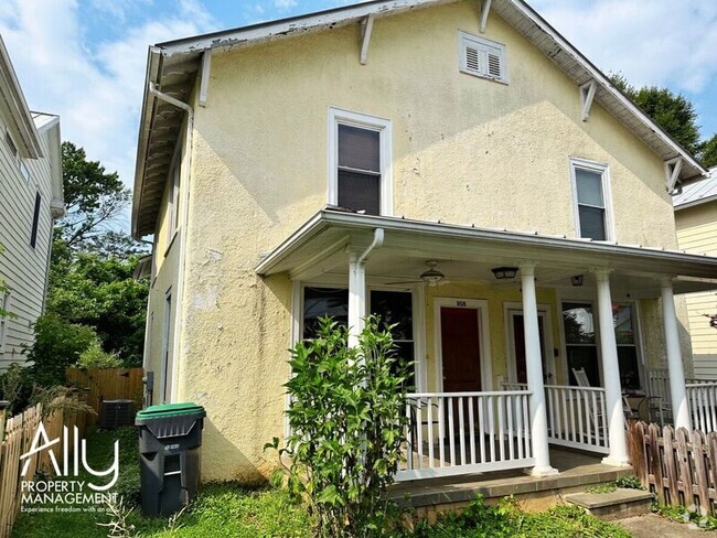 Building Photo - 908 Anderson St Rental