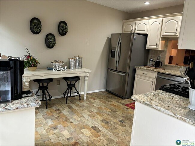 Photo - 1963 Delancey St