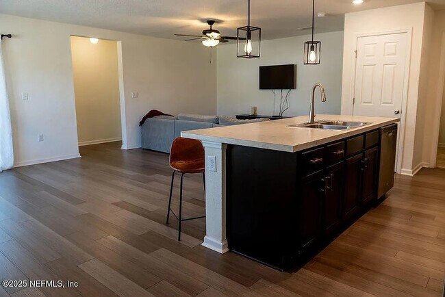 Photo - 1863 Maxine Br Wy