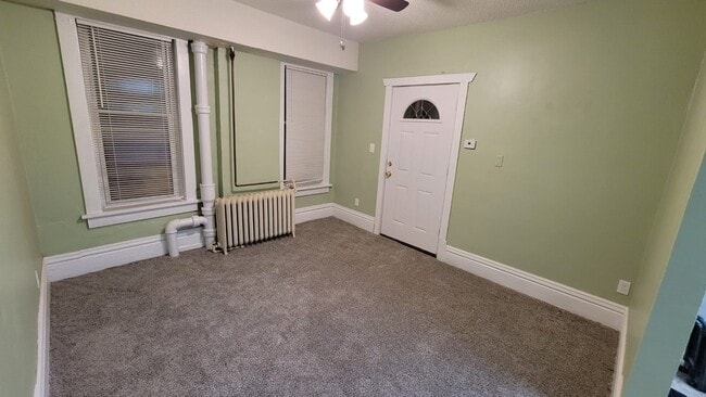 Building Photo - 126 W William St Unit 2