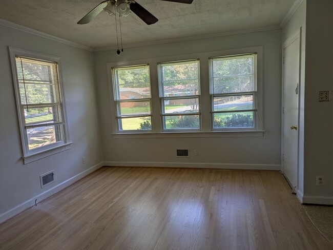 Photo - The Sister's House
