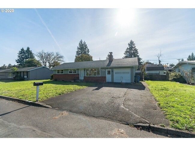 1950s Ranch Style Home with Tons of Vintag... - 1950s Ranch Style Home with Tons of Vintag...