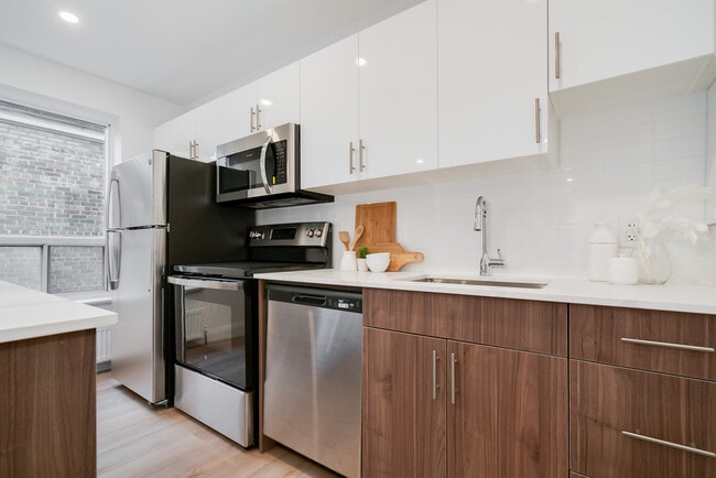 Photo - 2707 Yonge St Unit 3