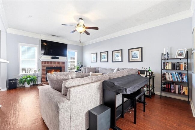 Photo - 410 Lantern Ln