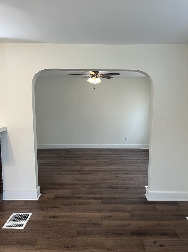 Photo - 1925 Brookline Ave