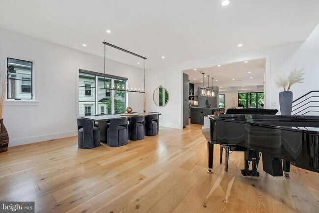 Building Photo - 1452 Buena Vista Ave