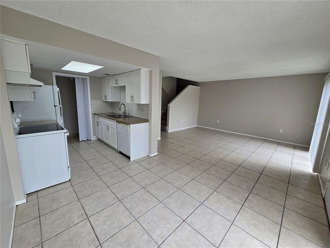 Photo - 1810 Caralee Blvd