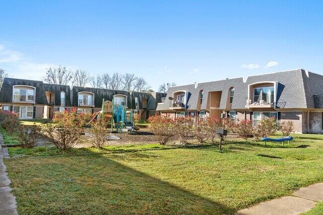 Ravenwood Apartments