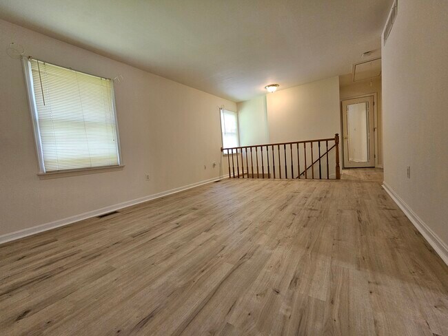 Photo - 3917 Hawthorne Rd