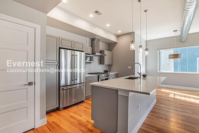 Photo - 3324 S Washington St