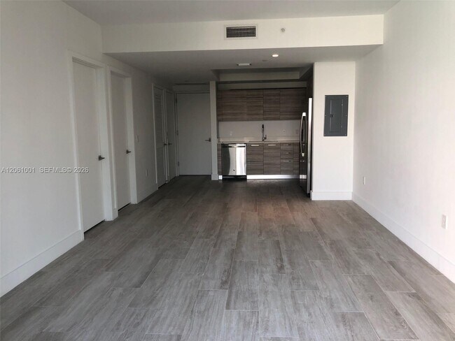 Photo - 121 NE 34th St Unit 811