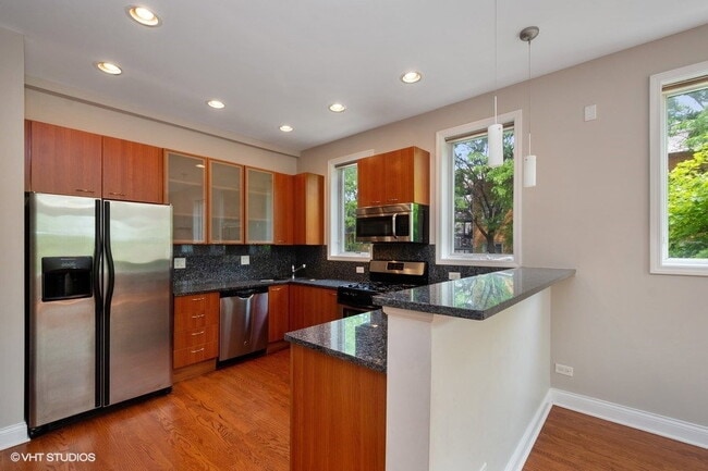 Photo - 1458 N Artesian Ave Unit E