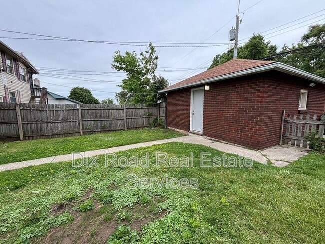 Photo - 4013 Third Street E