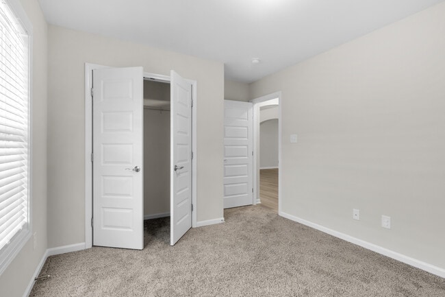 Photo - 139 Grantham Pl