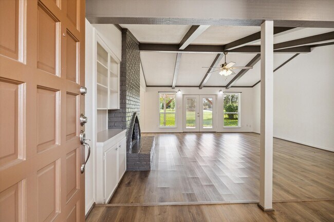 Photo - 5423 Bent Bough Ln