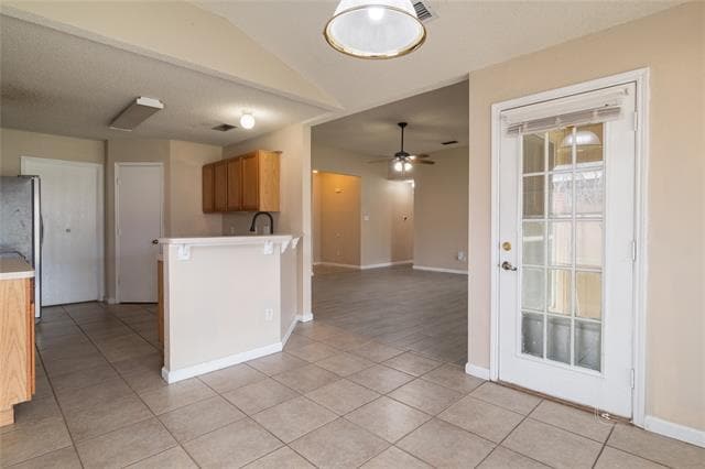 Photo - 841 McCully St