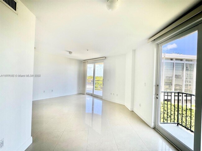 Photo - 2701 SW 3rd Ave Unit 503