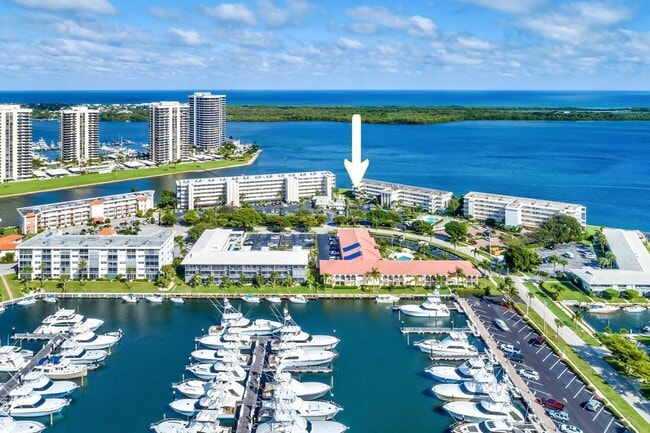 Building Photo - 52 Yacht Club Dr Unit 309