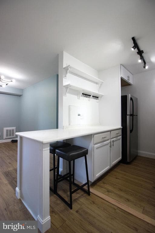 Building Photo - 1931 N Cleveland St Unit 302