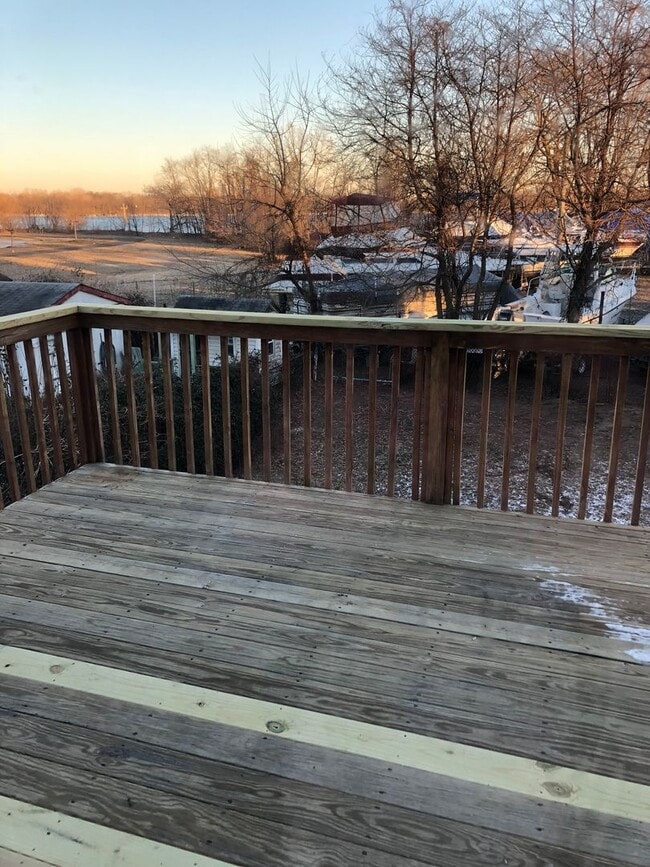 Photo - 2 bedrrom + basement Townhouse with Waterviews in Bristol. Large Private Backyard w Deck.