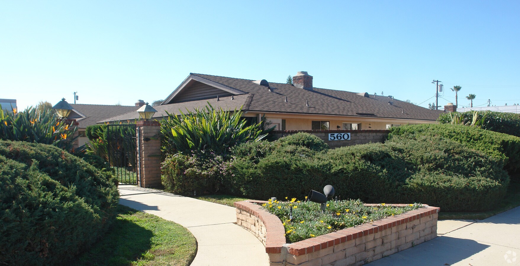 560 E Rowland St - 560 E Rowland St