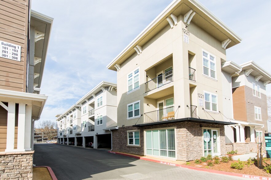 Cedar Flats in Chico Spring Semester Avail. Apartments For Rent in