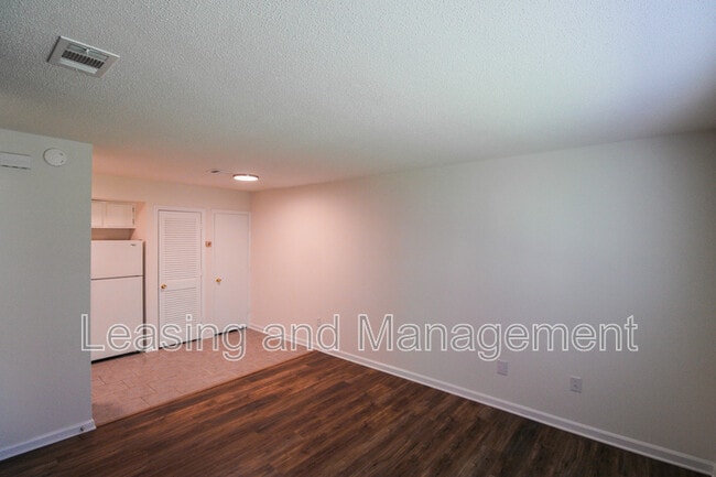 Photo - 2494 Etiwan Ave