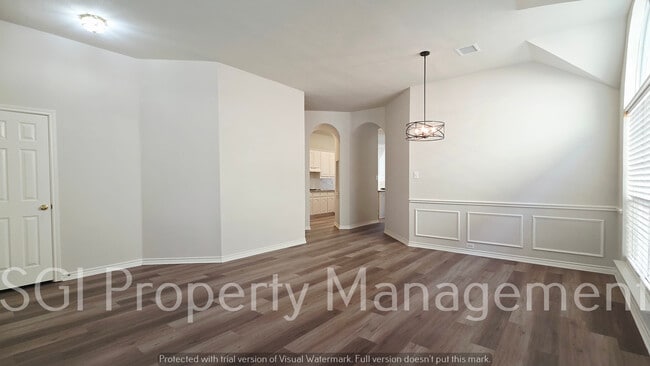 Photo - 3305 Woodbluff Ln