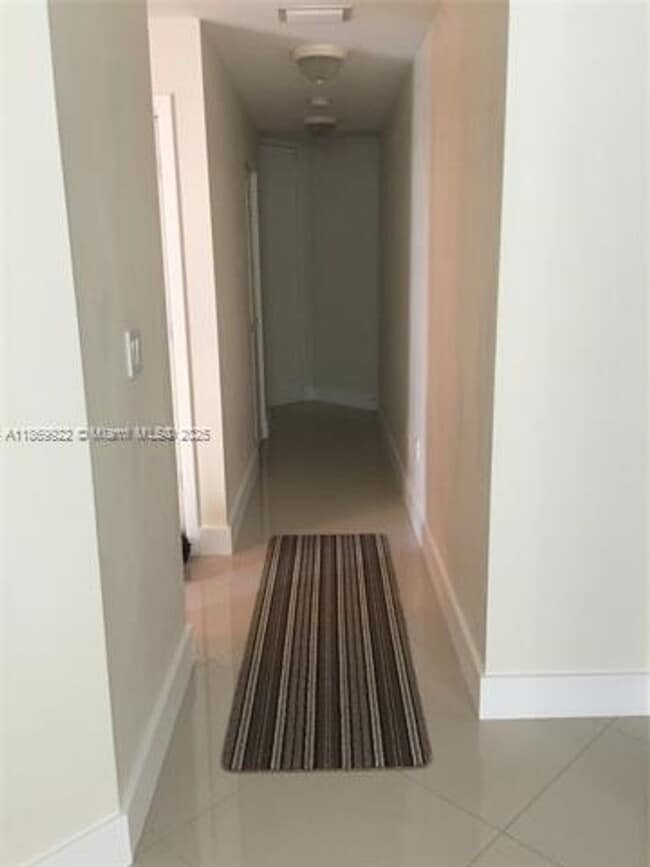 Photo - 79 SW 12th St unit 1406-S (A11869922) Unidad 79 SW 12th St  1406-S