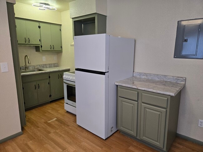 Kitchen - 909 1/2 N 7th St Apartment Unit 9 and a half