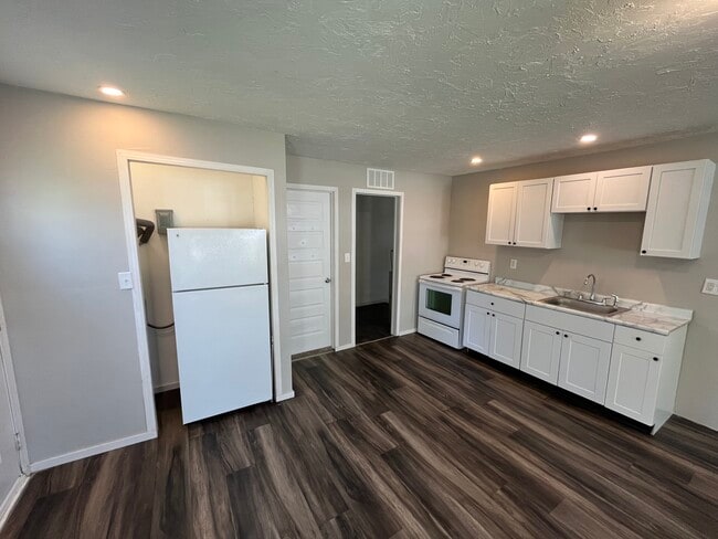 Photo - 2433 Morton St