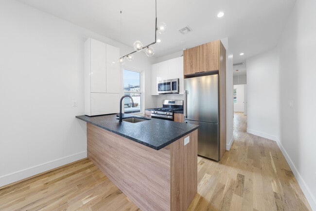 Photo - 114 Center St