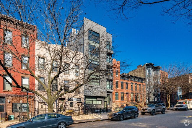 Photo - 701 Union St