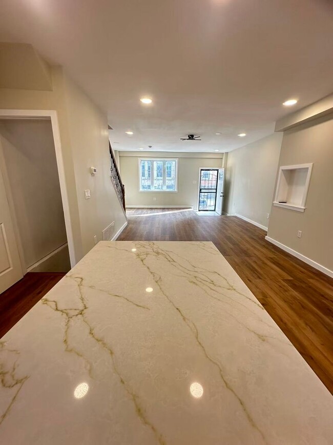 Photo - 2b2b house in south Philly Available now