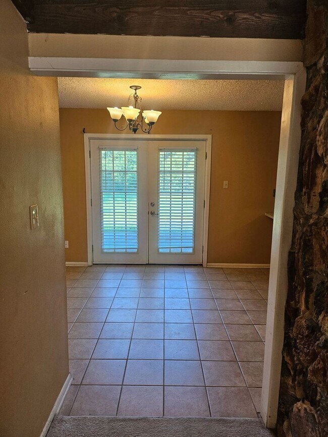 Photo - 105 Amelia Dr