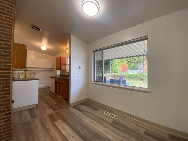 Photo - Des Moines Rambler w/ Large yard