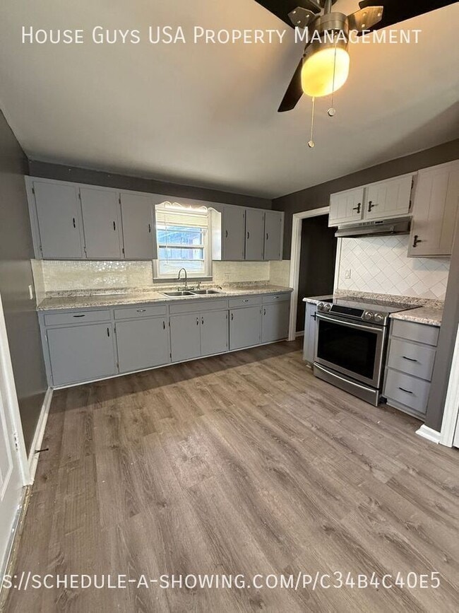 Photo - 4610 Linwood Blvd