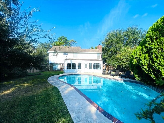 Building Photo - 1114 Knoll Crest Ct