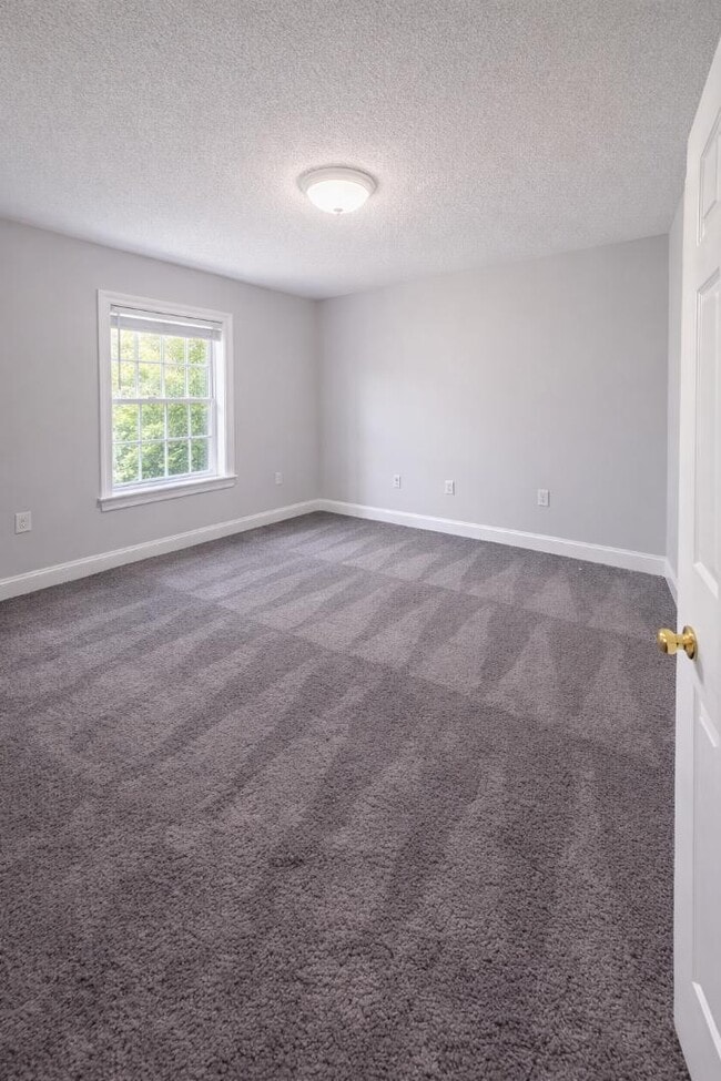 Photo - 6022 Dick Pond Rd